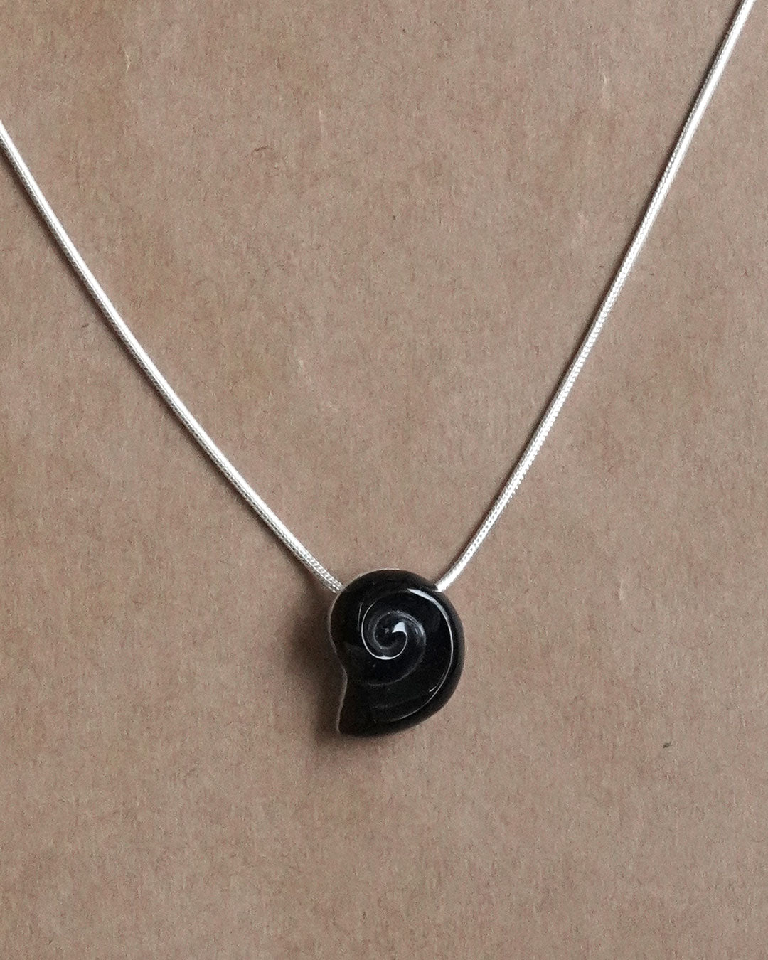 onyx ammonite necklace
