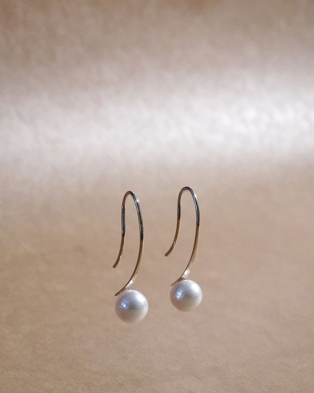 bang pearl hook pierce