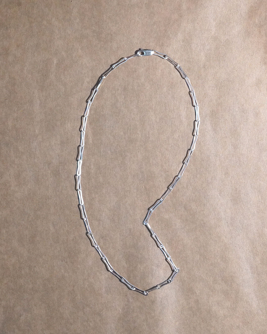 curve clip chain necklace short