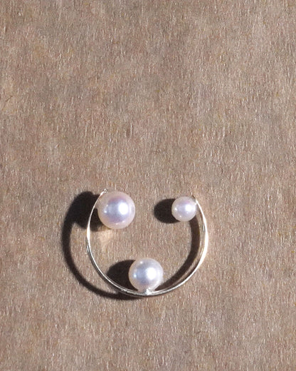 dots akoya ear cuff