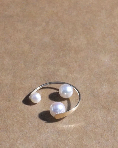 dots akoya ear cuff