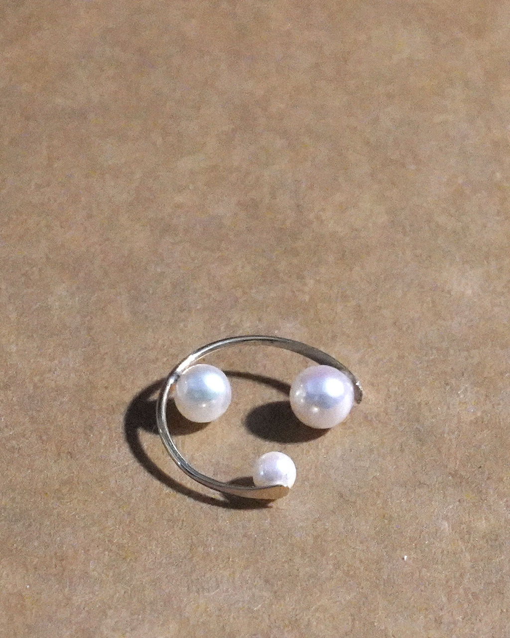dots akoya ear cuff