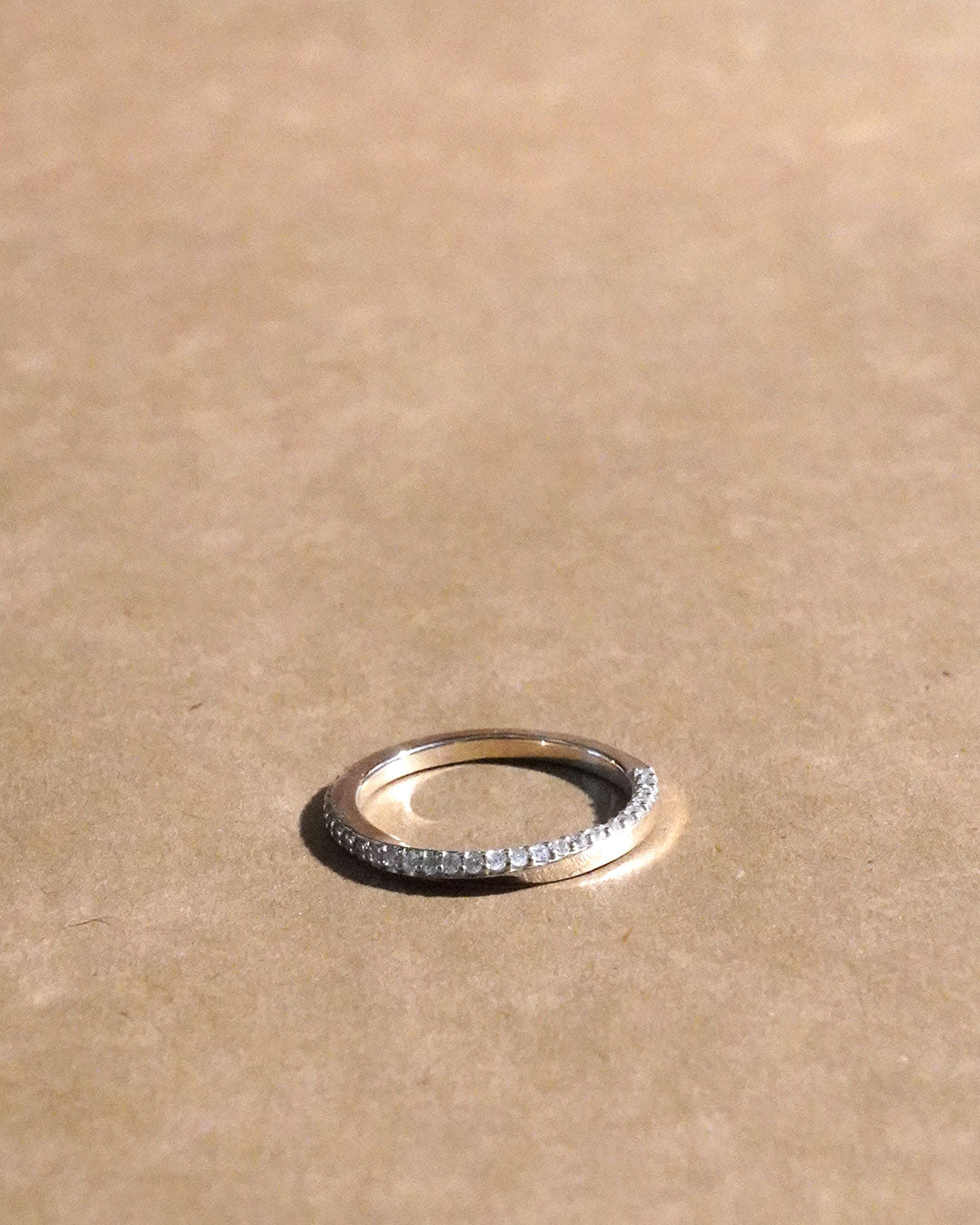 mobius dia ring