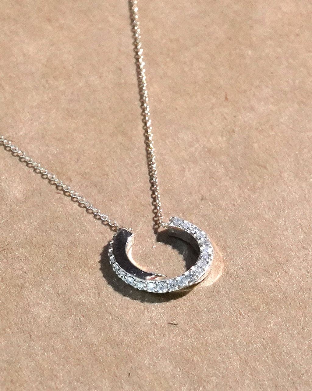mobius dia necklace