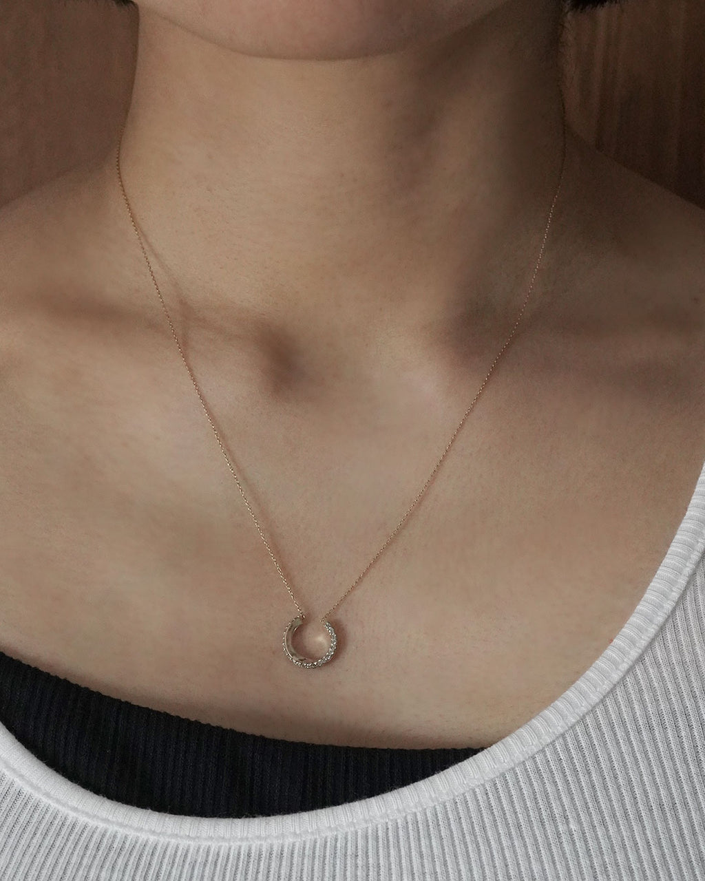 mobius dia necklace